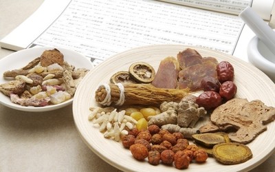 中药饮片为何屡登质量黑榜？行业乱象与未来发展之路